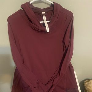 Lululemon pullover size 6